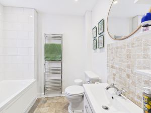 Family bathroom- click for photo gallery
